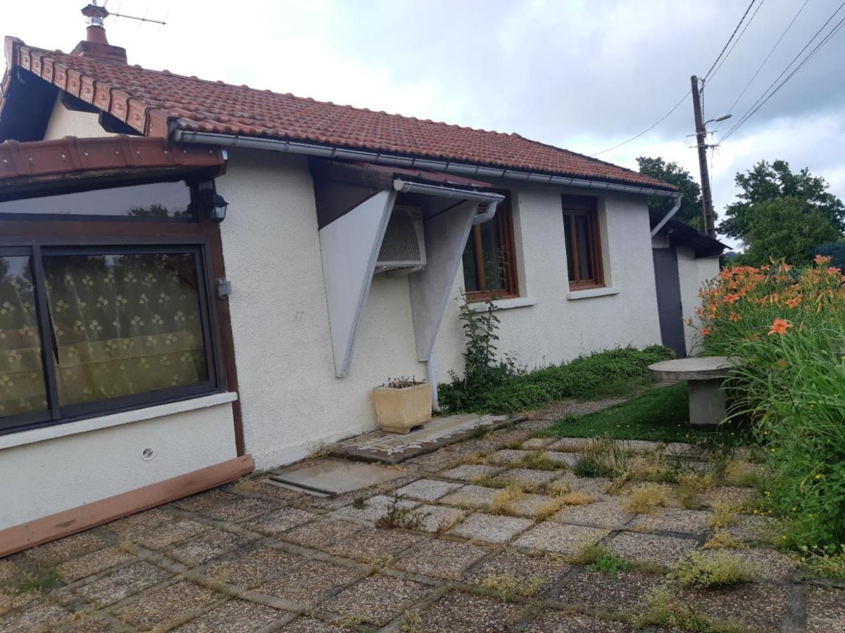 Maison A La Campagne Avec Piscine Flayat Εξωτερικό φωτογραφία